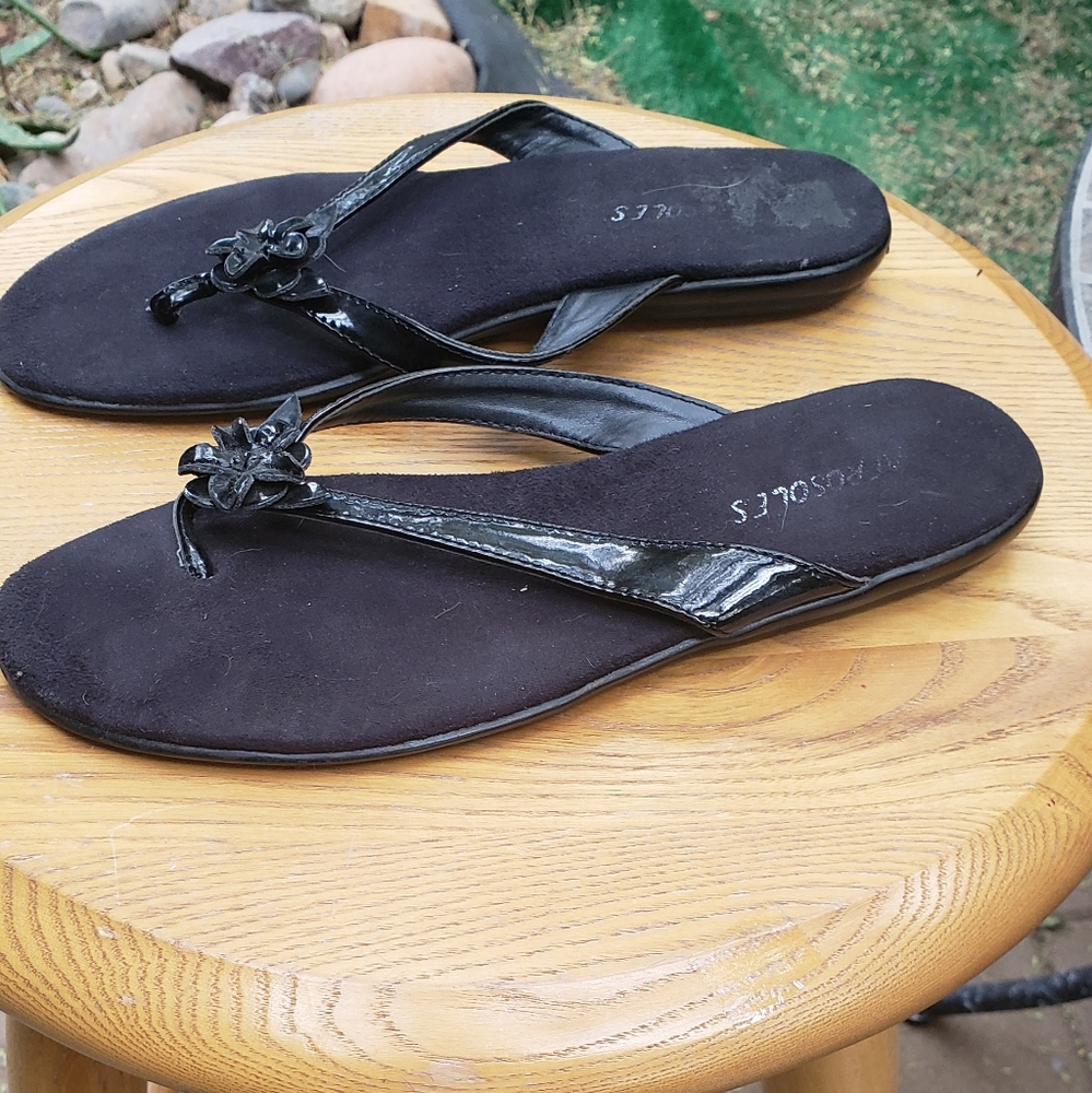 Aerosole soft slip ons. NWT